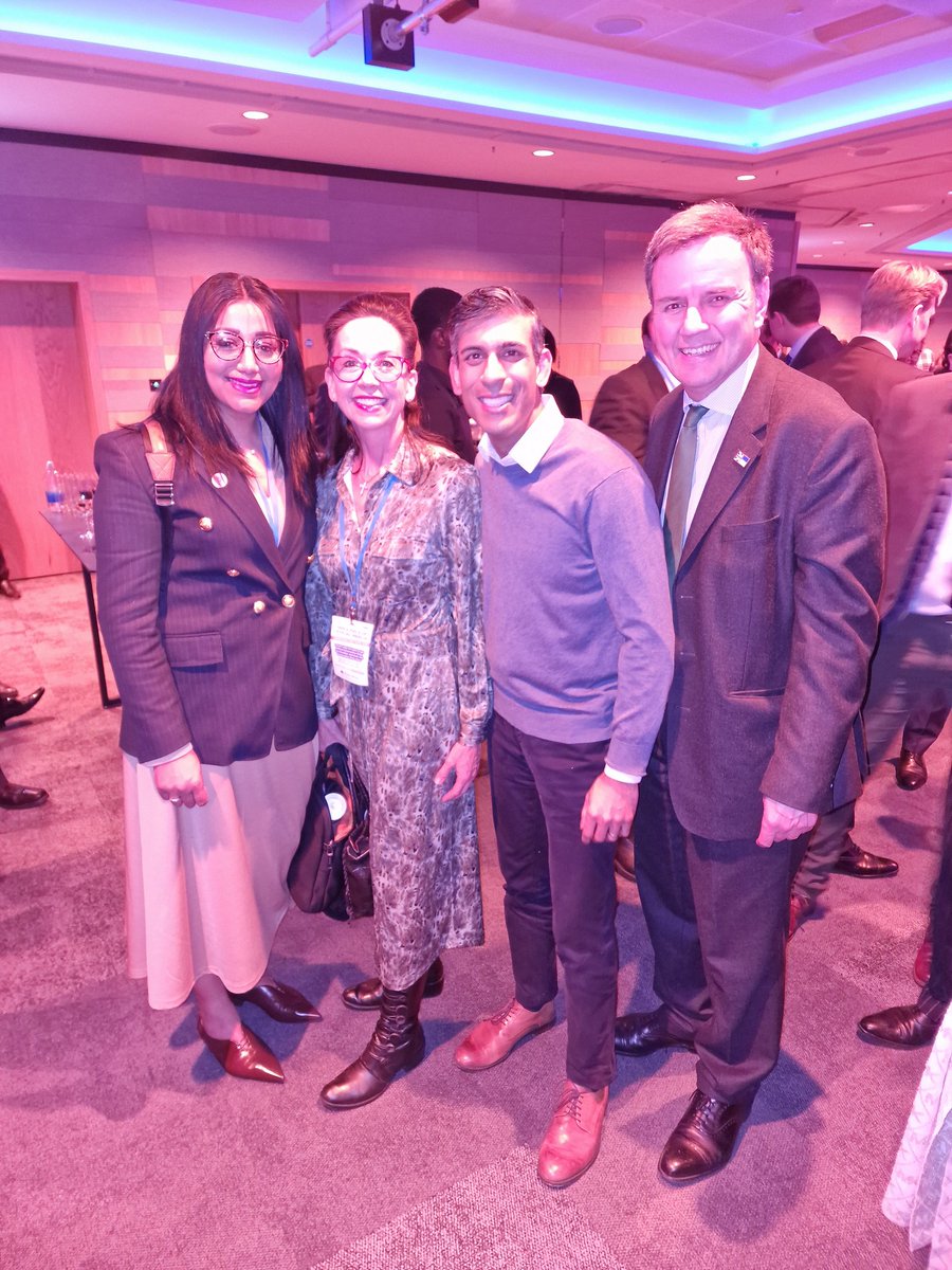 pinder_chauhan's tweet photo. Great first day at the Spring Forum in Birmingham today. Great to catch up with Prime Minister @RishiSunak and @Conservatives Party Chairman @GregHands alongside party activists from across the UK #halveinflation #reducethedebt #stoptheboats #growtheeconomy #cutwaitinglists 💙 https://t.co/SeTe4vM0MY