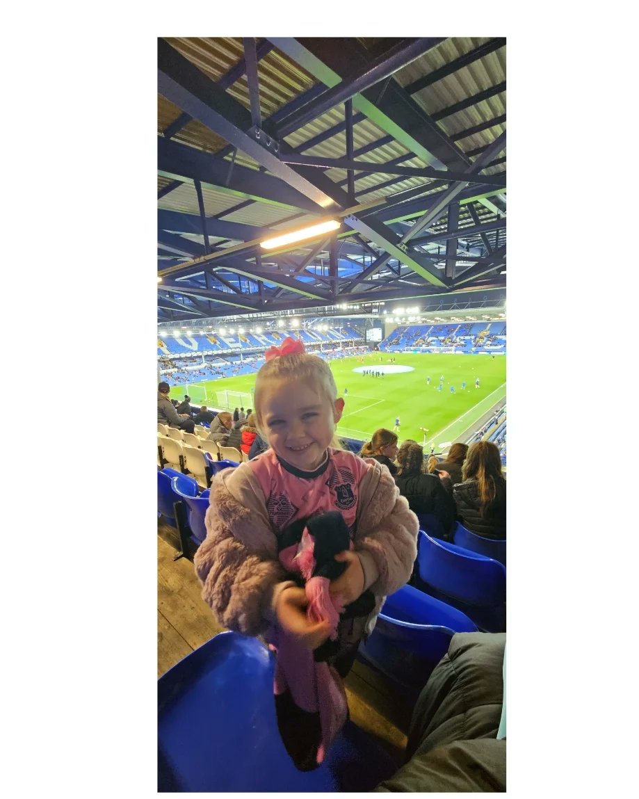 svpliverpool's tweet photo. Lots of our pupils and their families enjoyed watching @EvertonWomen vs @LiverpoolFCW 💙❤️ What a game! 👏 #HerGameToo ⚽️ https://t.co/2YHDq8TvXR