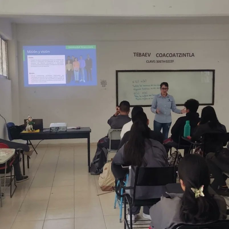 Cruzaremos los montes, los ríos y los valles por difundir nuestra Licenciatura 🎙️🎶

En esta ocasión llegamos al Telebachillerato Coacoatzintla para continuar con nuestro trabajo de difusión