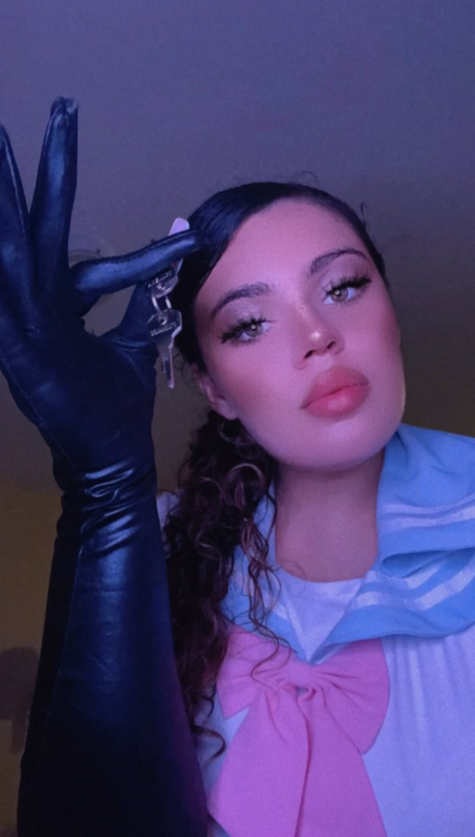 daddytampa's tweet photo. Friday night DEBT RT GAME. My sissy is a devoted little slut 💅🏼 

1/2/1 subs &amp; dommes
1 hour long
Every 20 views will be a day in chastity

Every rt, like, &amp; comment after the 1 hour is up will be added to her debt contract💸 

findom paypig rtsub rtslave cuck latex gloves fetish https://t.co/yx3fdQXbbN