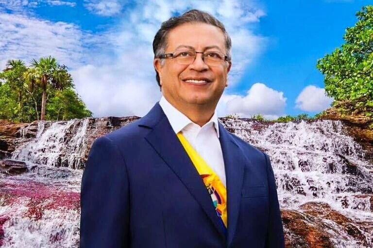 petroespueblo's tweet photo. ¡@PetroGustavo es el mejor presidente en la historia de Colombia! ¿Estás de acuerdo? 🇨🇴 https://t.co/DsTrd8CeV8