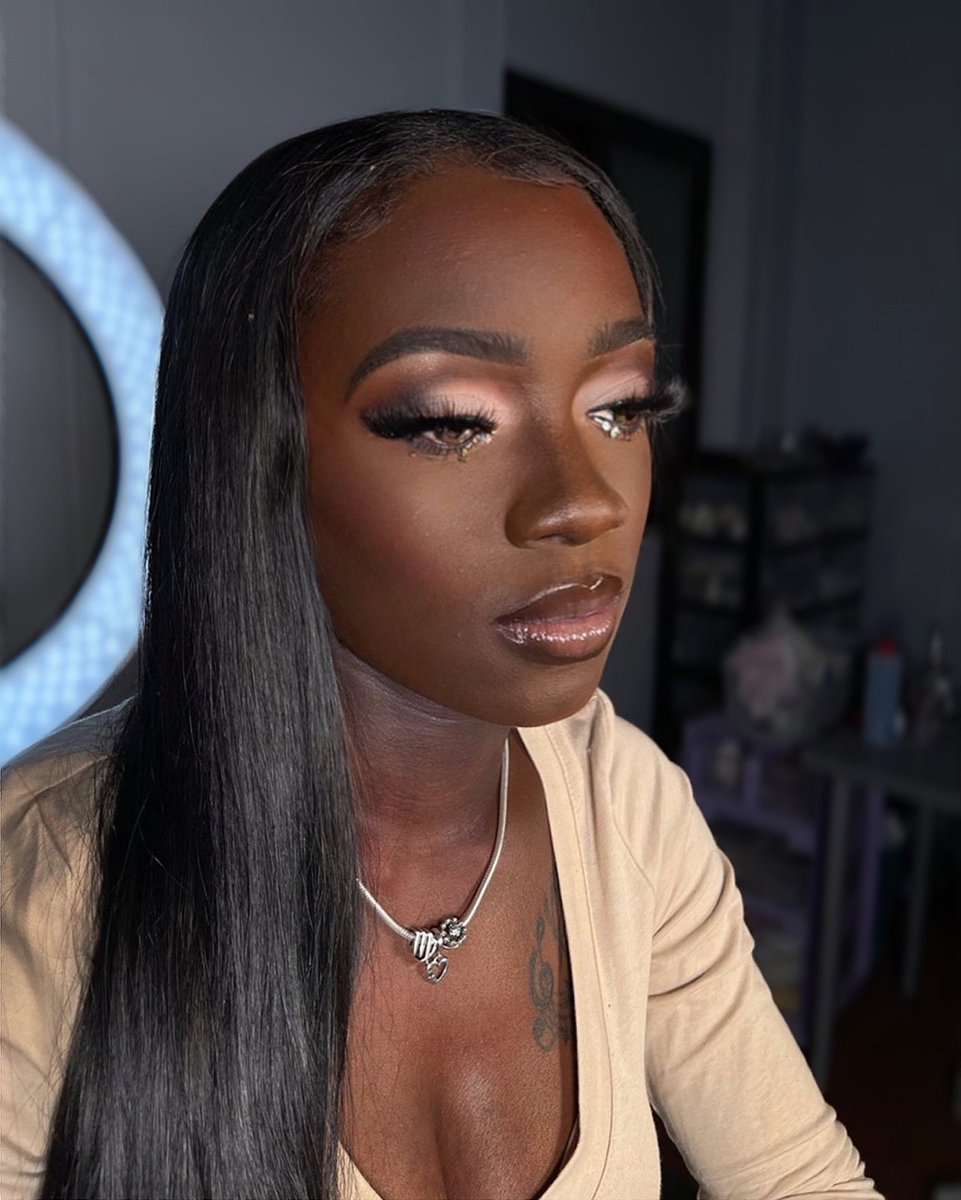 Trillee_xo's tweet photo. 📍 Connecticut Makeup Artist 🔥
IG: @_kalithemua https://t.co/5qgVKVg0Pg
