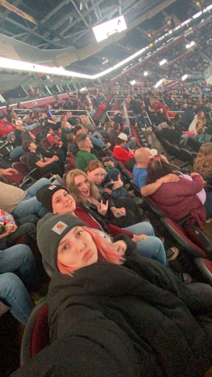 BIG MONSTERS FANS OVER HERE!!!!!!!!! #lighttheland