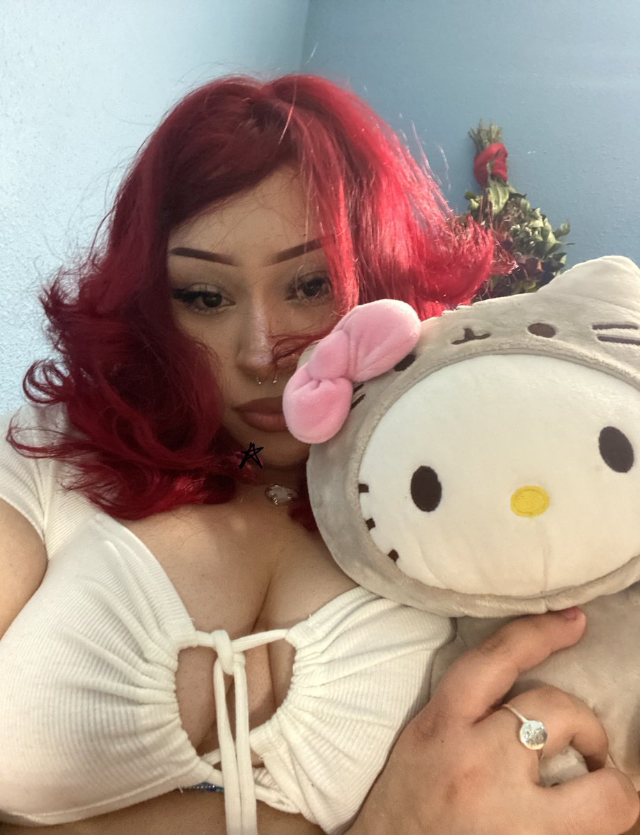 lolyumii3's tweet photo. 🧛🏽♀️#reddd https://t.co/3EE3DPlxQC