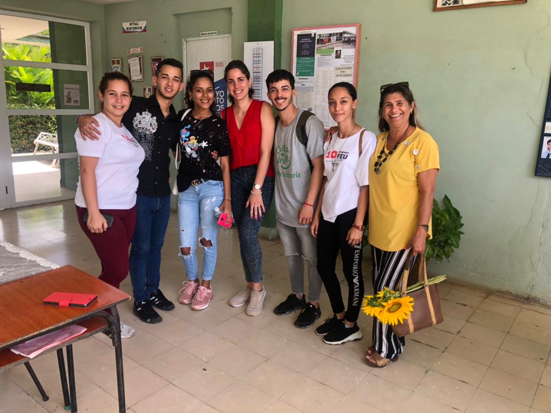 KevinDelgadolv2's tweet photo. En modo #ProyectoMella y #Guerrilla13deMarzo la #FEU_FCSH se llega hasta preuniversitarios del territorio. Conversar con los chicos y chicas de la #FEEM sobre las #EleccionesNacionales y la Formación Vocacional fue el objetivo principal. 
@FeuCuba @JulioMorejonP @Preside37694430 https://t.co/gOgDCdMJie