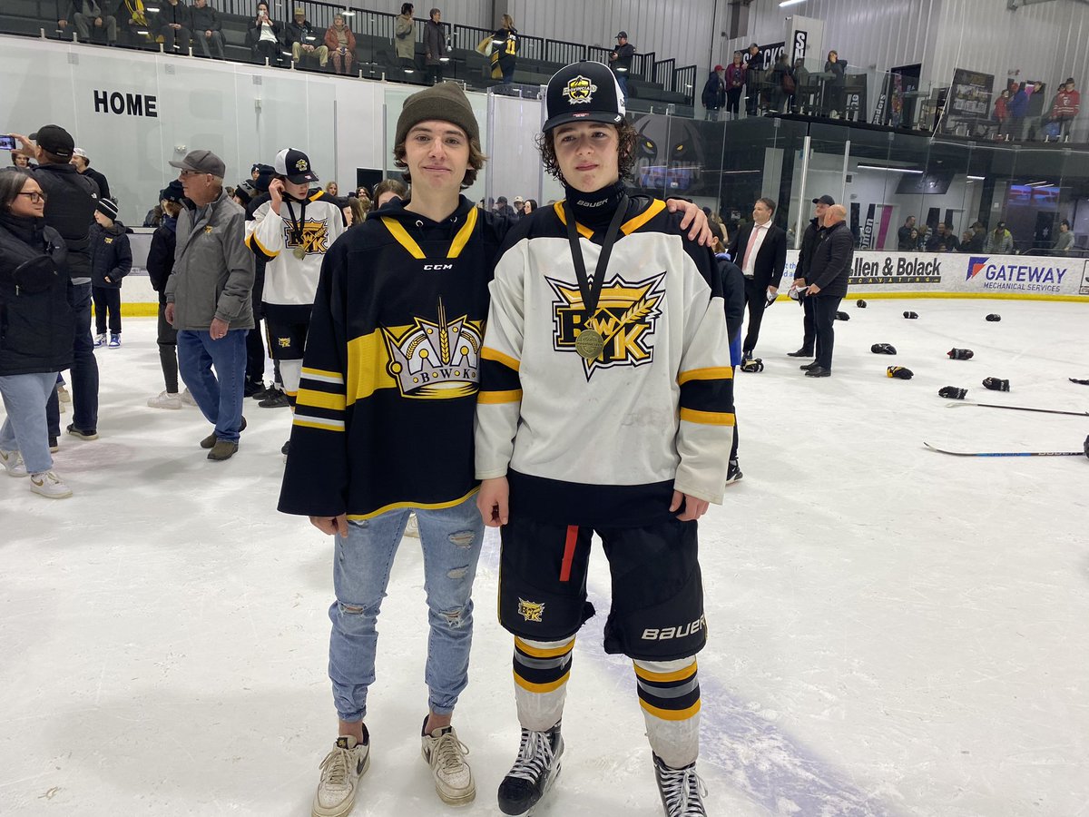 jlob22's tweet photo. What a year.  Boys battled and competed all year.  Graham Tuer champions in Regina, first place finish in league play and league champions.  Great group of kids and families.  Lots of $$ and time commitment….but the these pics make it all worth it. Congrats Cole and boys!!! https://t.co/GI7WZEjGW0