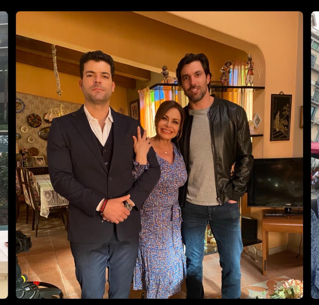 He tenido muchos hijos de "mentiritas" en las telenovelas. 

Los más recientes fueron <a href="/AdrianDiMonte/">ADRIAN DI MONTE</a>  <a href="/OsvaldoDeLeOnOf/">Osvaldo De León</a> y <a href="/AnaLorenaElordu/">Ana Lorena Elorduy</a> en <a href="/disenandotuamor/">Diseñando Tu Amor</a>

¿Quiénes serán los próximos? 🤔