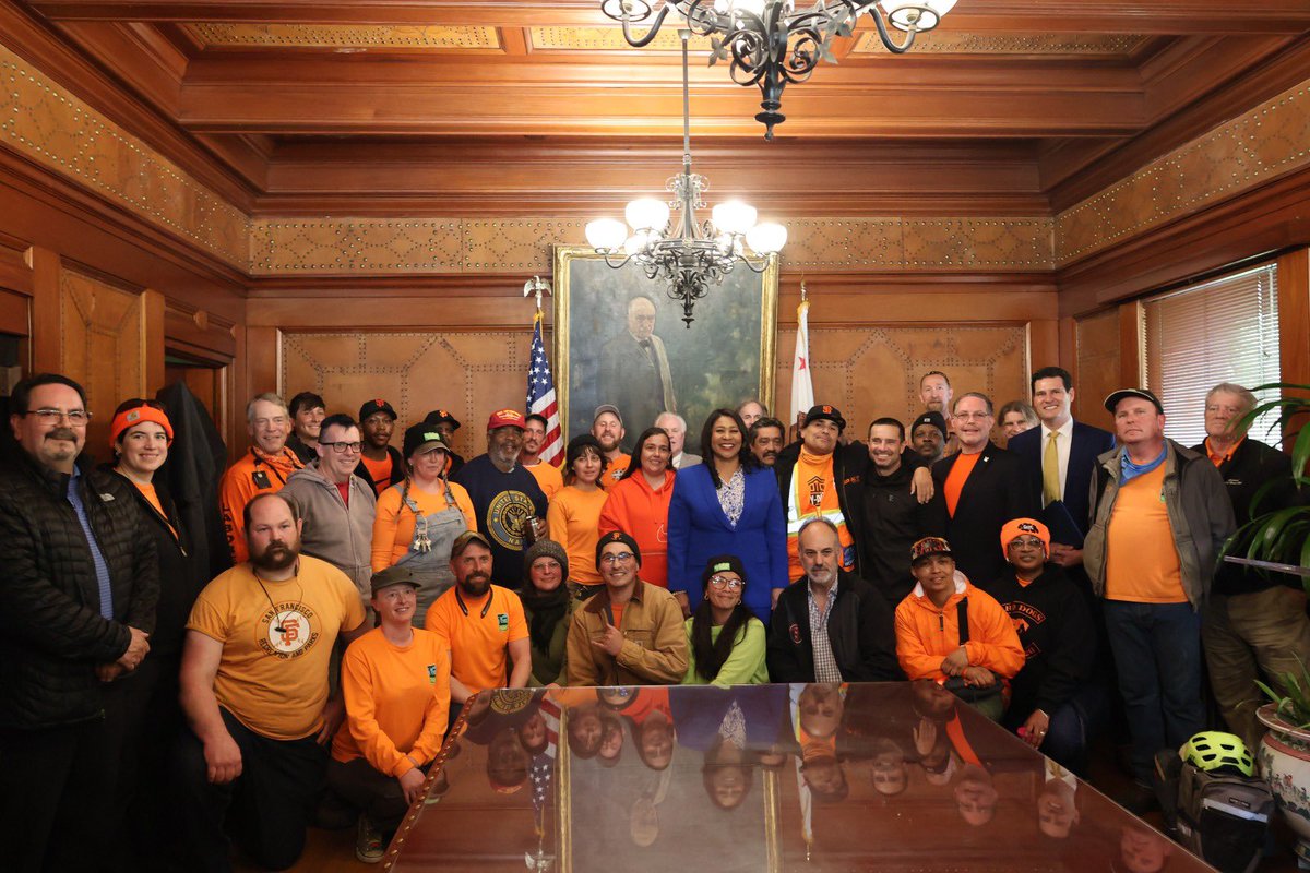 LondonBreed's tweet photo. Shop Stewards are rank-and-file labor leaders with @LiUNA261 that support workers and bring labor and management together. They're working to deliver critical services to the people of San Francisco. https://t.co/Nd5x3BR936