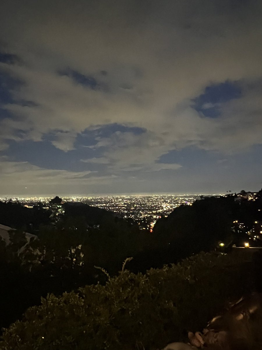 byKellyMax's tweet photo. Beautiful week in LA, connecting with old and new friends while working in parallel with @samyhalim on Modernist 2.0 gems. 

Grateful for all of you! @ZHOVAK @thrillkicker @Fityeth  @WARHODL @BradPunkhouse @onXRPdotcom @Davideminor @Holotopia_ @kimosabemezcal and so many more. 

#NFTLA 🫶🛫✌️Now fully focused on getting us launched the next two weeks!