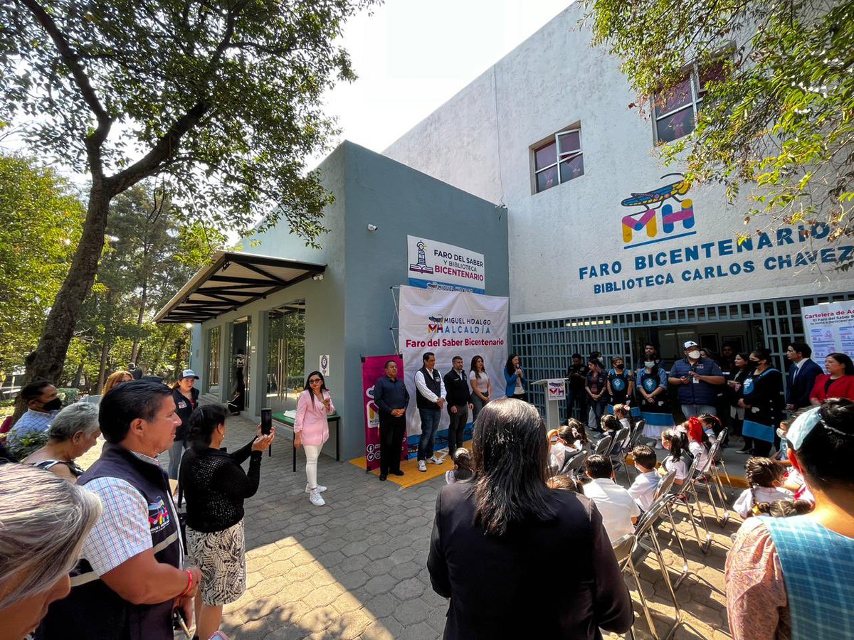 mikeerrasti's tweet photo. Felicito al Alcalde @mauriciotabe la reinauguración del #FaroBicentenario  en la @AlcaldiaMHmx, sin duda será de gran beneficio para sus usuarios. 

Mis mejores deseos y a petición de los vecin@s lo festejamos con pastel #HaciendoComunidad 
#VaXMH #ErrastiConcejal https://t.co/1K8505kAnf