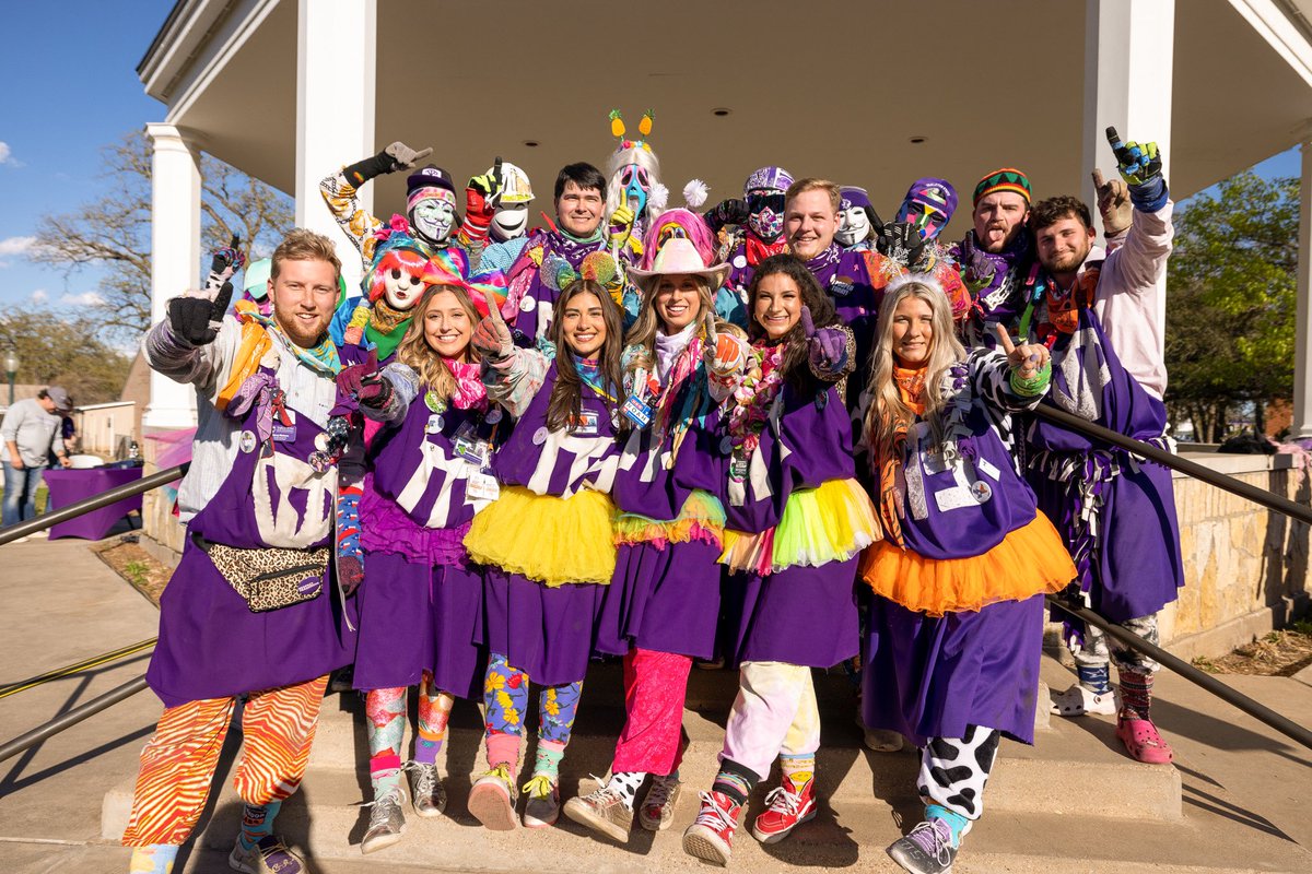 TarletonState's tweet image. The masks are off! 💜🫣

Congratulations to the 10 graduating members of the Purple Poo who unmasked today! #TarletonState