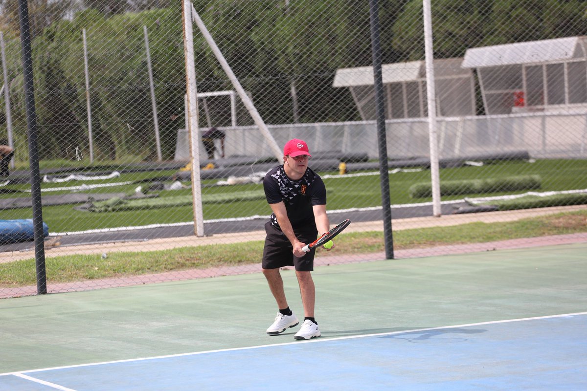 DeportesAR's tweet photo. #DeporteAdaptado #Tenis ¡Argüello se quedó con el título en el TRI 21!

El argentino ganó los cinco partidos que disputó y se consagró campeón en el Campeonato Americano TRI 21 que se desarrolla en el CeNARD y reúne a más de 200 atletas con síndrome de Down.

📷 @FadasdOk https://t.co/2XcV0UCfCz