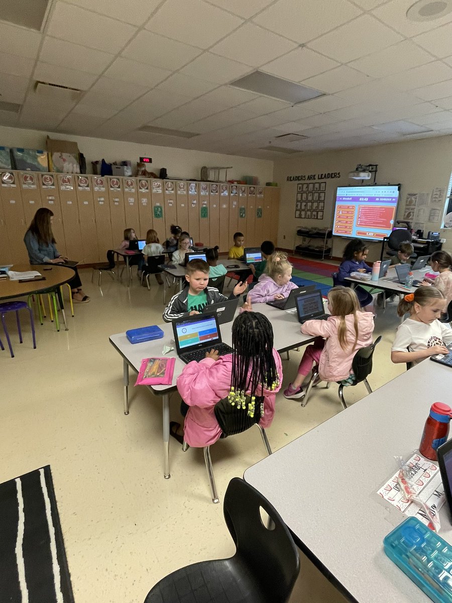 Mrs. Kelley Freedom Elem tweet media
