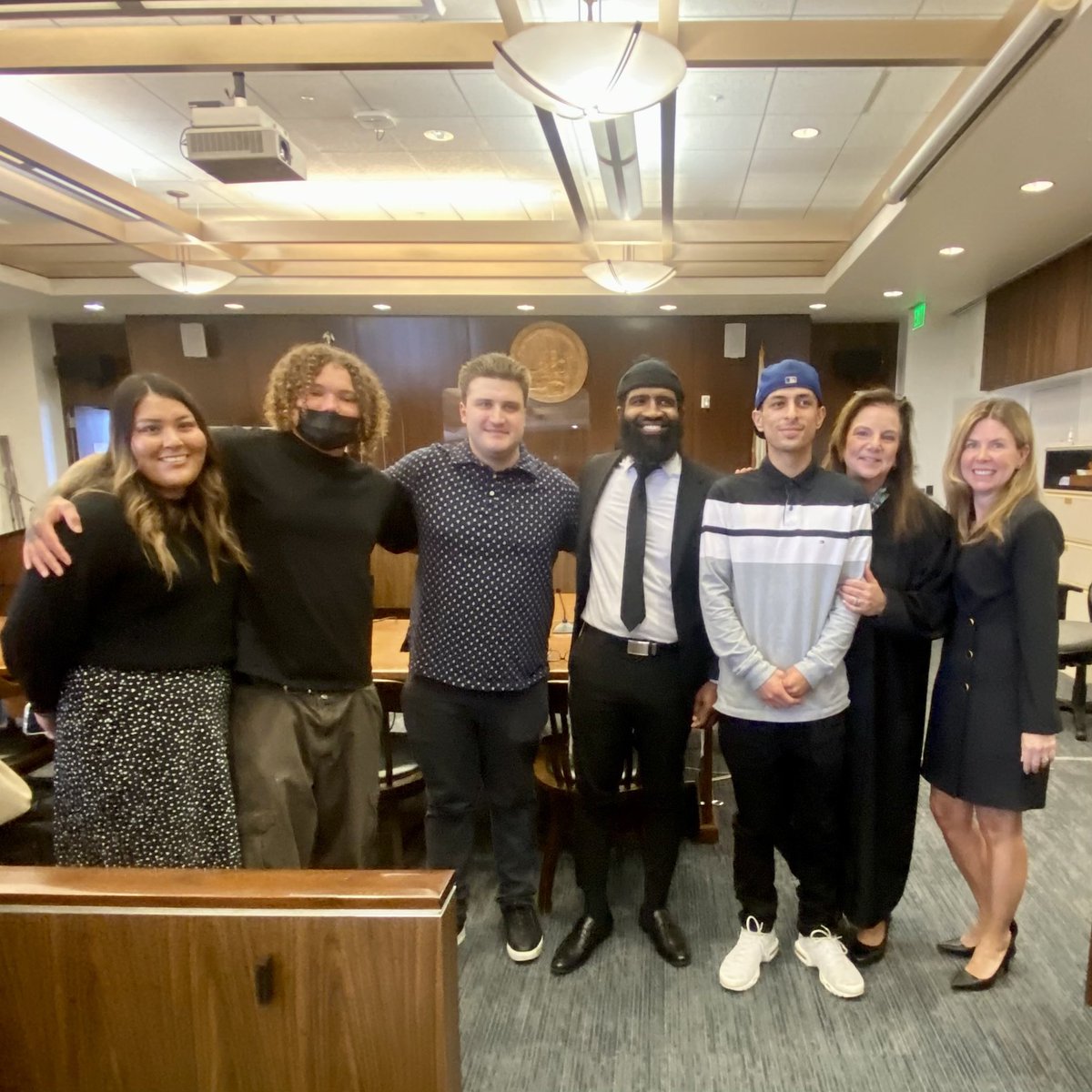 mimikocruz's tweet photo. 4 young men graduated from the #OCYoungAdultCourt today, bringing the number of grads to 23 since the program started nearly 5 years ago. The best part of today’s proceedings was hearing Judge Maria Hernandez dismiss all charges. #felonyfree https://t.co/BxozREbnOs