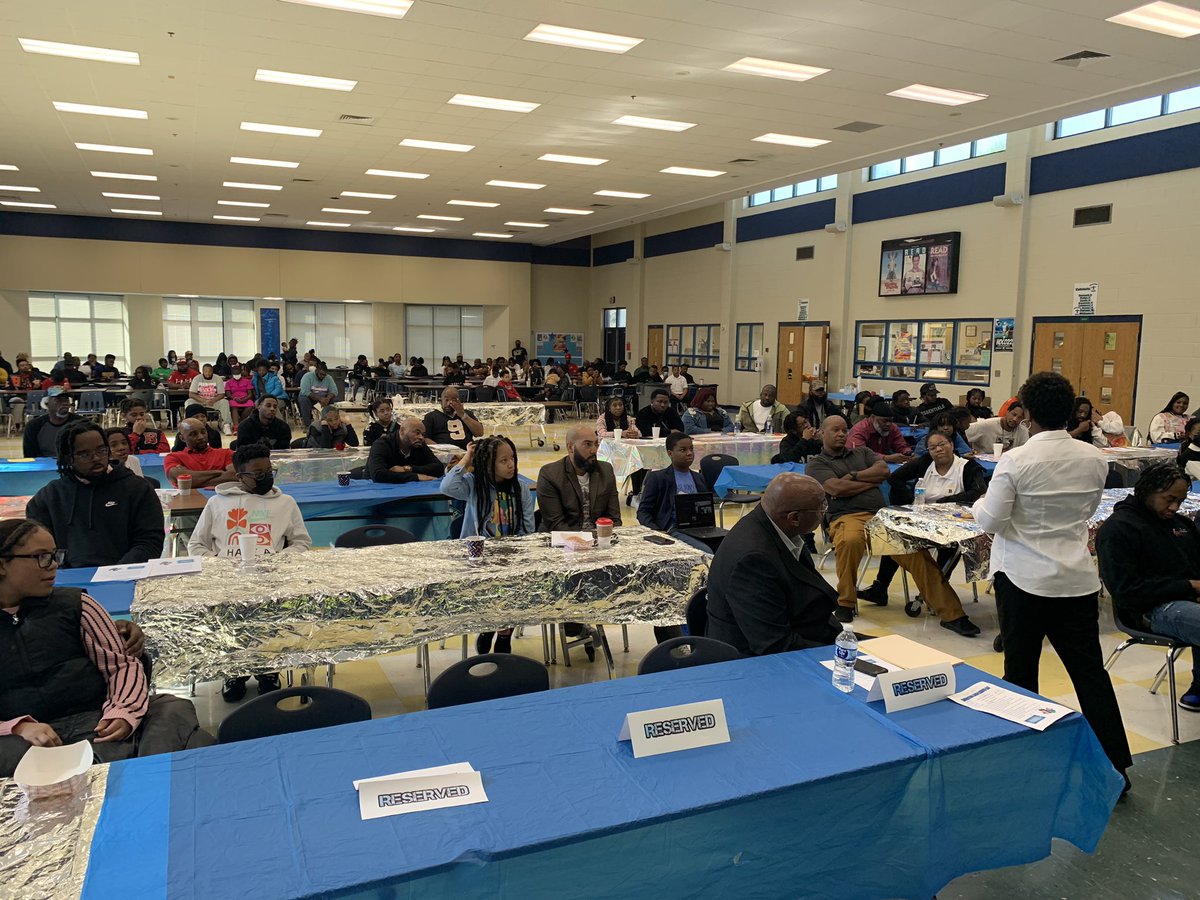 MiddleCedar's tweet photo. All of my career in DeKalb County Schools, I have never seen as many dads in one room.We were at full capacity for our first Distinctive dads and donut event at Cedar Grove Middle. The email responses I received was massive! @DCSDRegionVII @DeKalbSchools #pbisleader https://t.co/TBIs5DV21Q