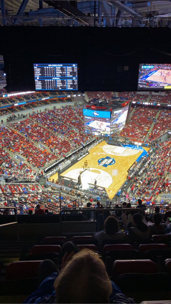 jizz_sniper's tweet photo. Here repping the cats at the bum center! #BlueGetsIn #UK2K please RT in your biggest fan Matt! @MattSakBBN https://t.co/s1OTd2mXkk