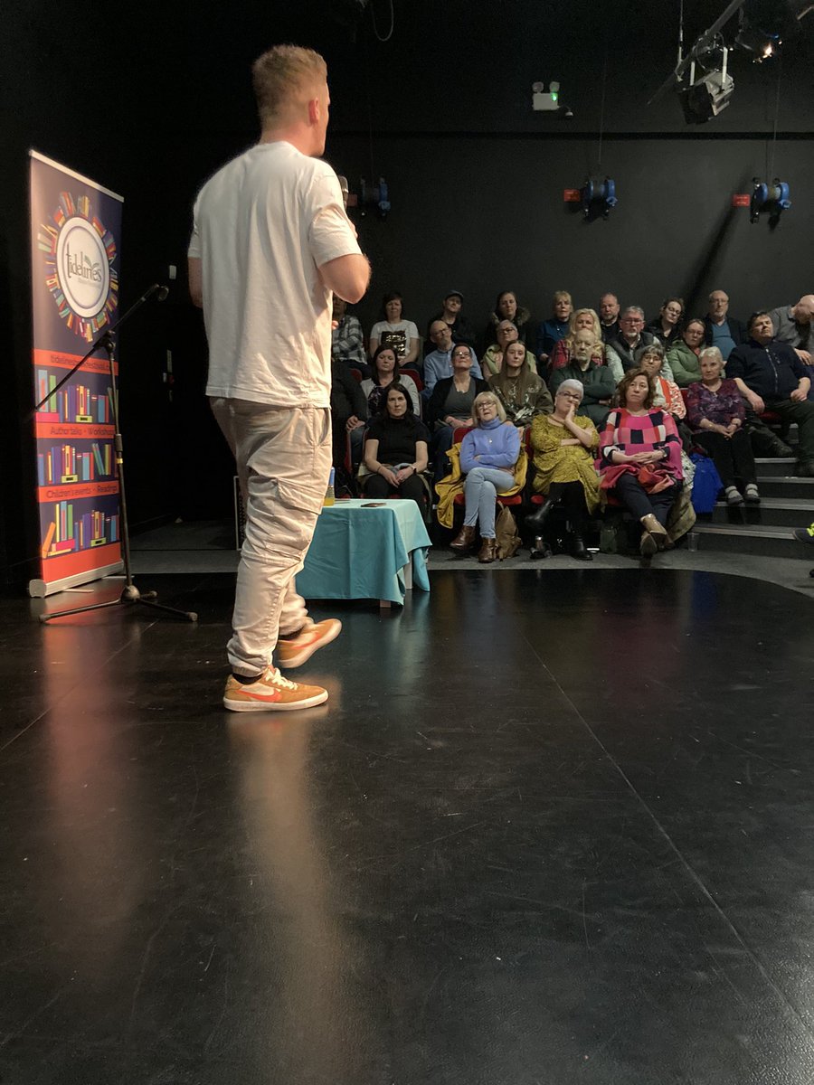 SandraCub's tweet photo. What an amazing, thought provoking and hilarious night in the company of @lokiscottishrap at the @HACIrvine  with @amoamat . Thank you. Us schemies we’re like ‘Get it right round ye Jordan Peterson’ 💪👏 https://t.co/RZ2KrtfXf0