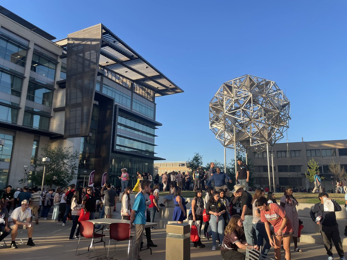 JDumboski's tweet photo. Night at the Zach with SHS Science Students participating in the Texas science fate! #matadorscience https://t.co/laDL8jA89e