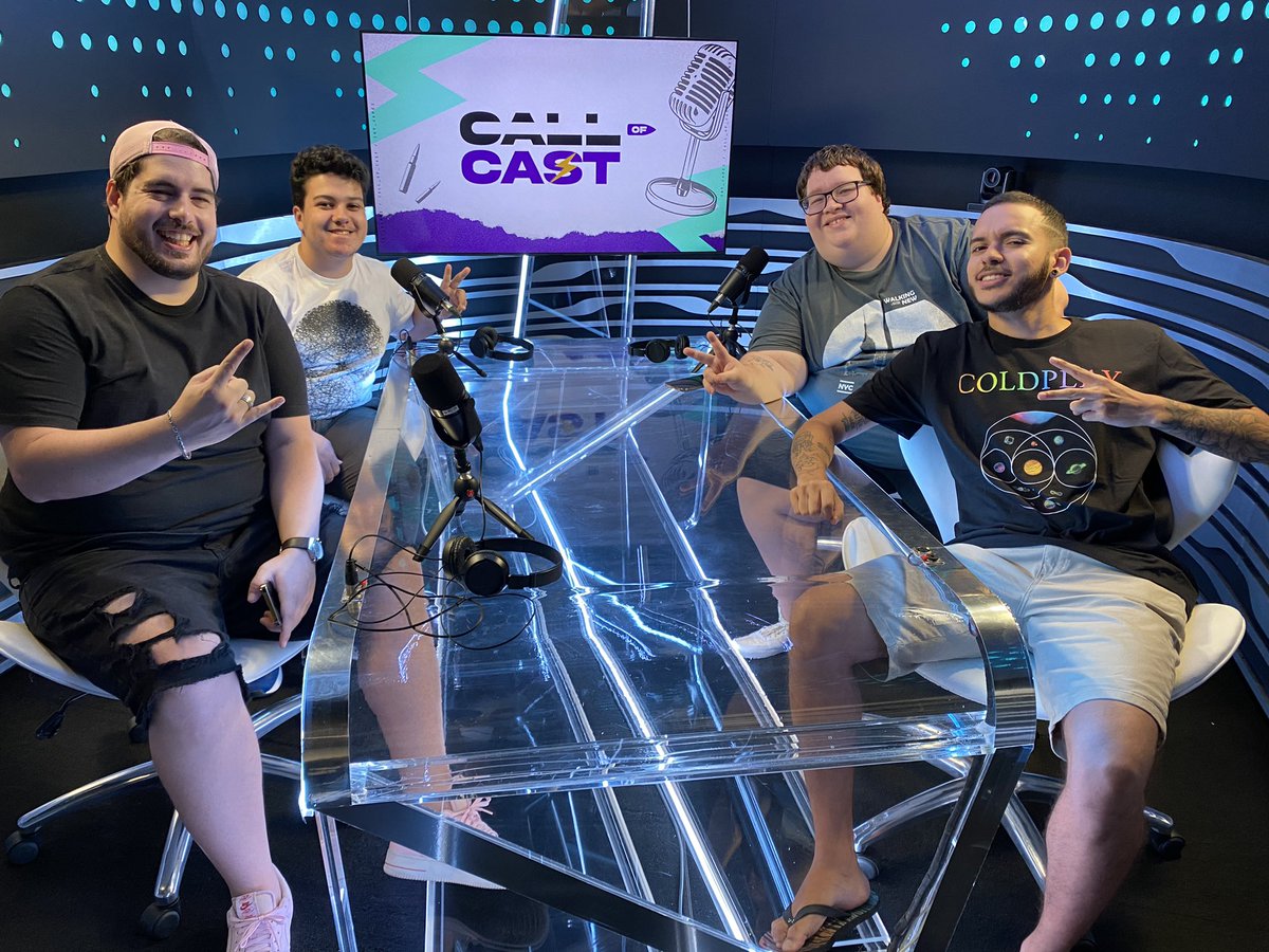 Fastyzao's tweet photo. As lendas do FPS, o @nicolasbatistah e eu 😎
#CallnoSBT #CallofCast https://t.co/NbYvLE4wUm