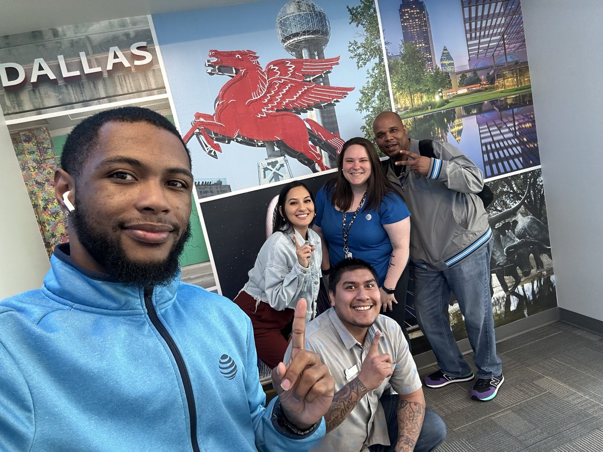 yvetteNTX's tweet photo. Great visits with great leaders! #๐Fiber #Firstto50 @KymbreW_ @nlr504 @CaresseSimpson @dbustamante1210 @NTX_Anuksha @SSanjuaneloS https://t.co/G6ItYnNJSD