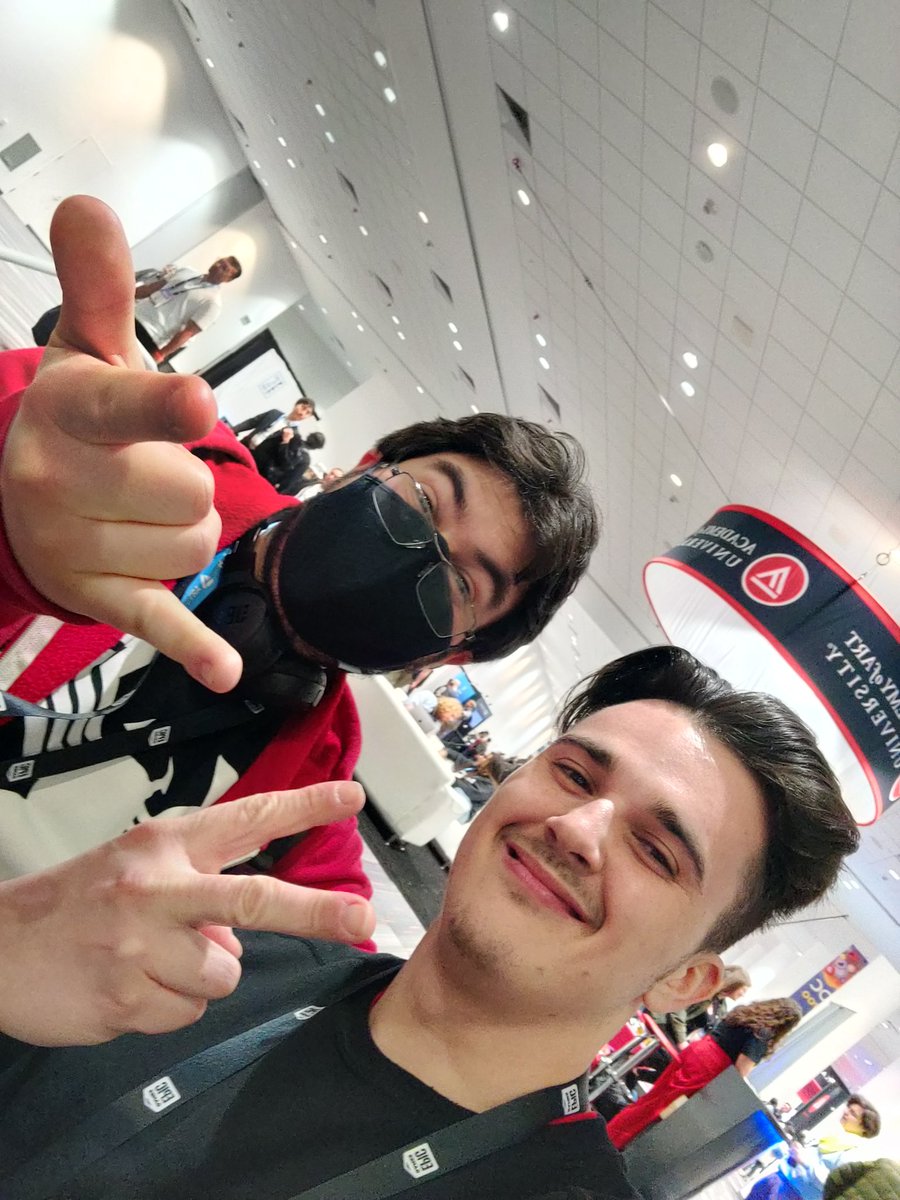 FelleMeneer's tweet image. SPIDEY SQUAD REPRESENT!!! The one and only @EvanFilarca stopped by for a quick game of @GAZZLERS and discussed all the #Spiderman2 leaks of course (thanks @TonyTodd54) #spideysquad #GDC2023