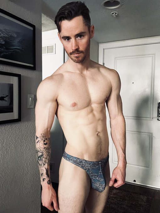 I love when you call me Daddy. 🤤 https://t.co/I8WNNRebPn