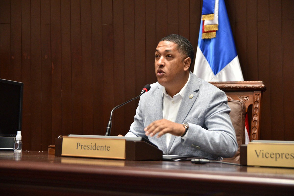 MANUELM77323504's tweet photo. Agradecer a @FcoVillegasRD por la invitación a @DiputadosRD, un trato fino e informaciones de gran provecho social y político, exhortarles a los jóvenes que se animen y conozcan estas hermosas instalaciones. #TeamVillegas @PRM_Oficial @Pachecoalfredoo @luisabinader https://t.co/mWhJw6WR8G