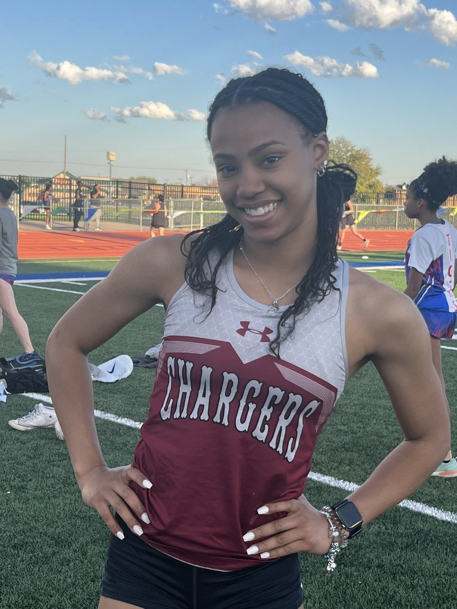A 3rd place time of 12.66 in the 100 is a PR and places @daziadivine in the Top-10 in CHS history!