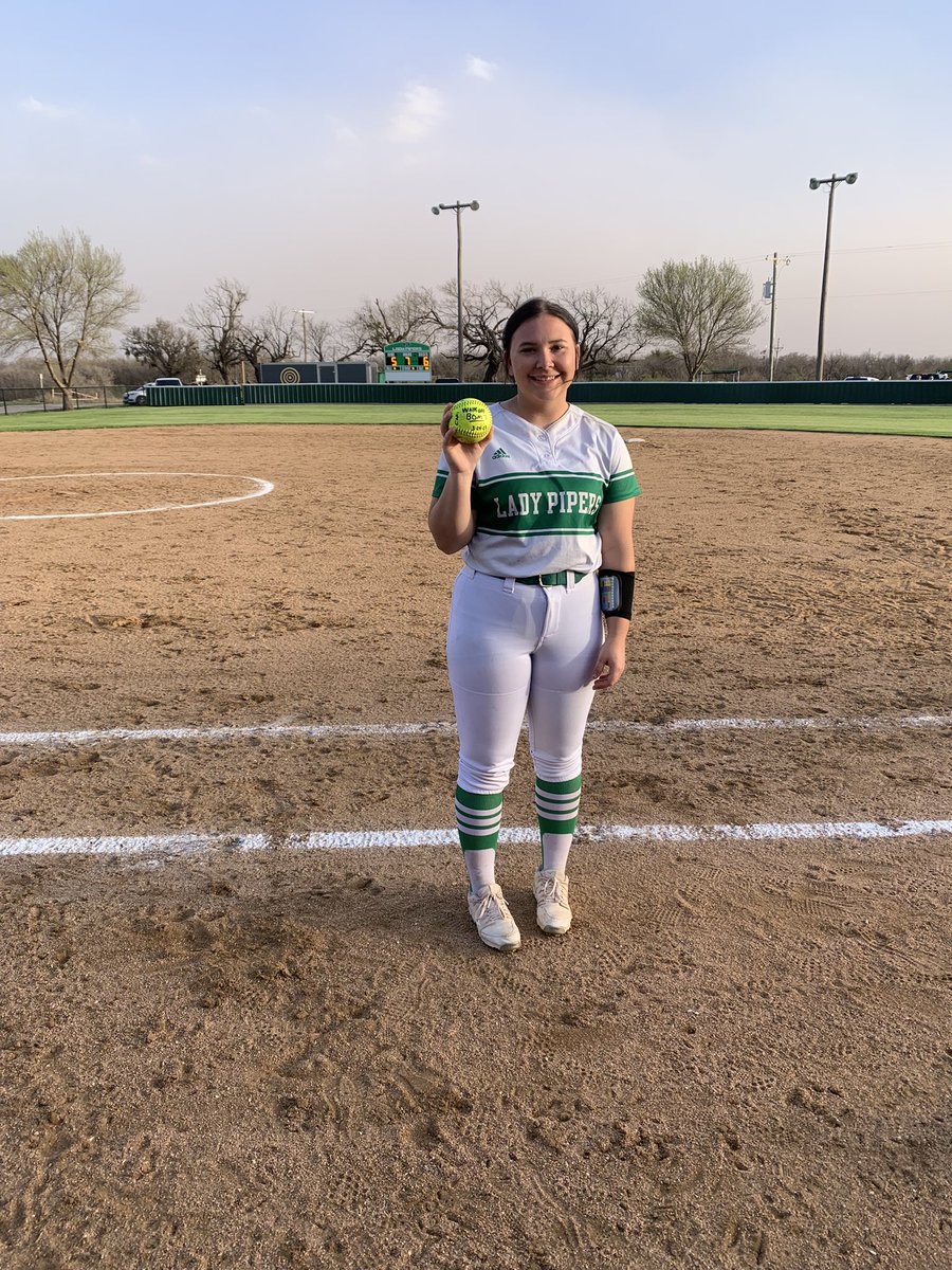 WALK OFF BOMB <a href="/CamiClaterbaugh/">Cami</a>   Lady Pipers win in dramatic style over Borden County <a href="/IsdHamlin/">Hamlin Collegiate ISD</a> <a href="/sportsfreaknut/">Brandon McAuliffe</a> <a href="/BigCountrySport/">Evan Ren</a>