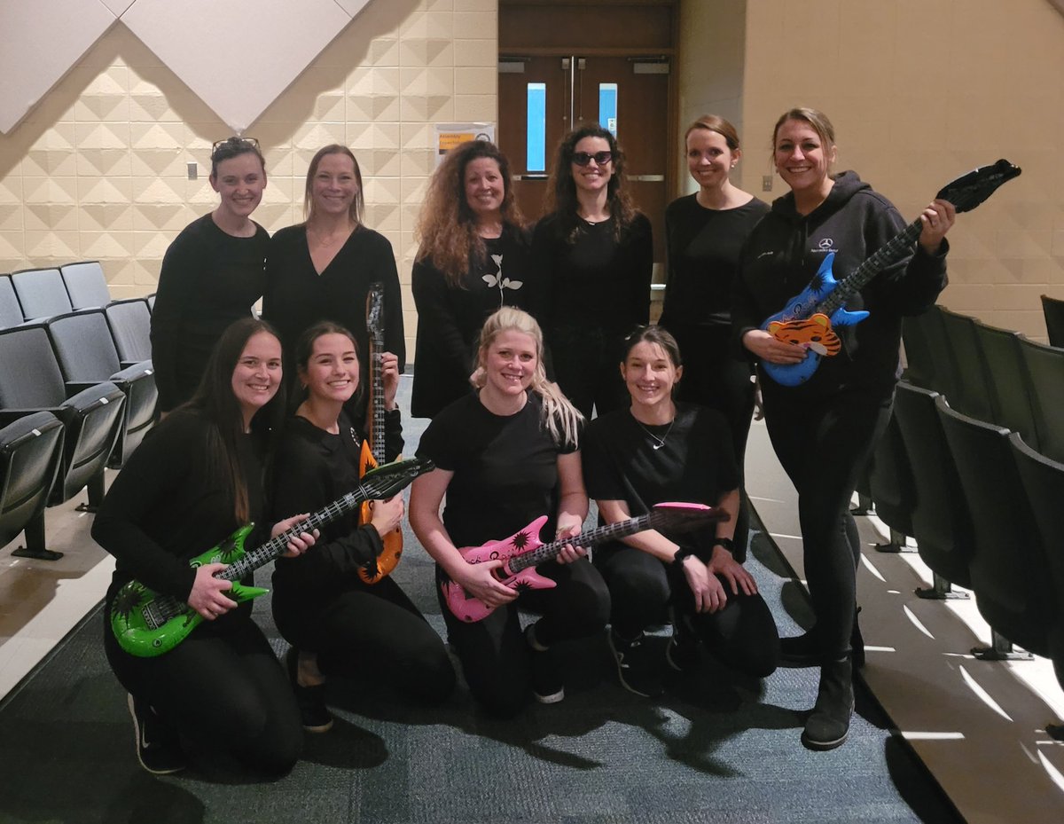 <a href="/ParksidePtl/">Parkside Elementary  PTL</a> variety show had a very special surprise guest performance tonight with <a href="/MissMaloney104/">Miss Maloney</a> <a href="/MissSola1/">Miss Sola</a> <a href="/MrsMongada/">Mrs. Mongada</a> <a href="/ParksideSC/">Ginnie Jones (Lee)</a> <a href="/ParksideES/">Parkside Elementary</a> <a href="/Ms_S_Room108/">Ms. S.</a> <a href="/Ms_Harner/">Harner Heroes 💪🏼</a>