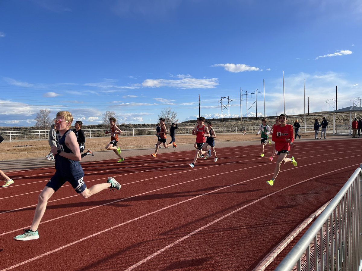 LCHS_GBUTZ's tweet photo. We’re at Community Stadium rooting on our La Cueva track and field teams! Go Bears! @PrincipalLCHS @LCHS_Hubbell @LCHS_Keilbarth https://t.co/iDecKVwl0l