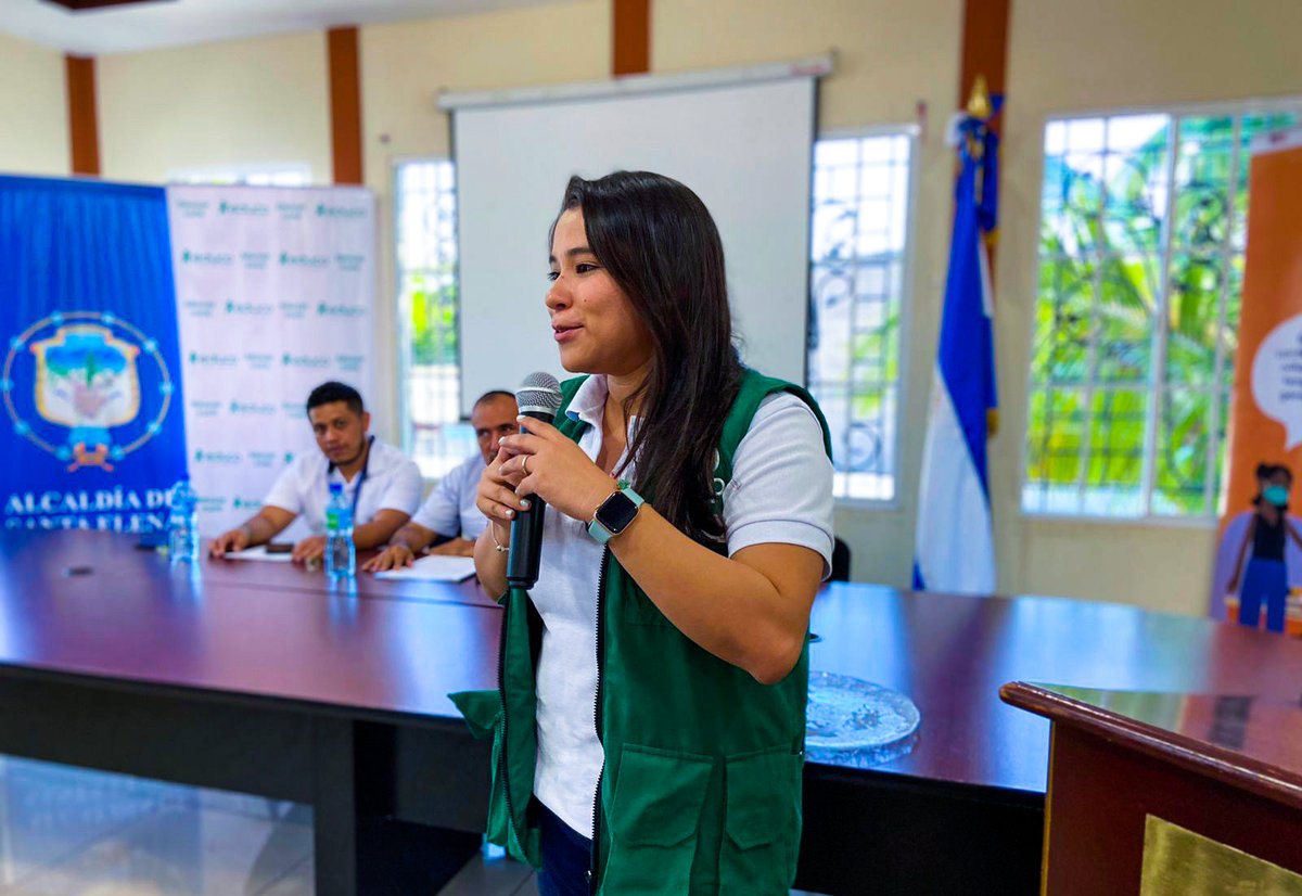 EducoSV's tweet photo. ¡Juntas/os para defender el derecho a la educación!  📚

En Fundación Educo El Salvador seguimos trabajando de la mano con la comunidad y las autoridades locales para garantizar que cada niña y niño tenga acceso a la educación de calidad que merece.

#MiEducaciónDebeSeguir https://t.co/SWrRTEeV1l