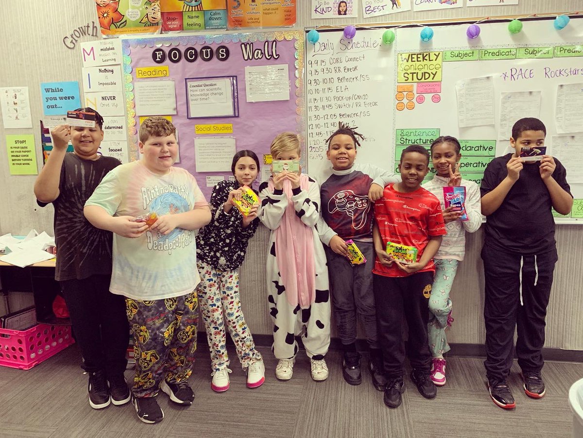 DillardsReaders's tweet photo. This month we did a kindness challenge where students earned “kindness cards” for helping out others. Pictured are the winners from our raffle today! So proud of all my students for encouraging one another this month #RPRocks #WarrenWill #BeKind https://t.co/Nuprjxu0dk