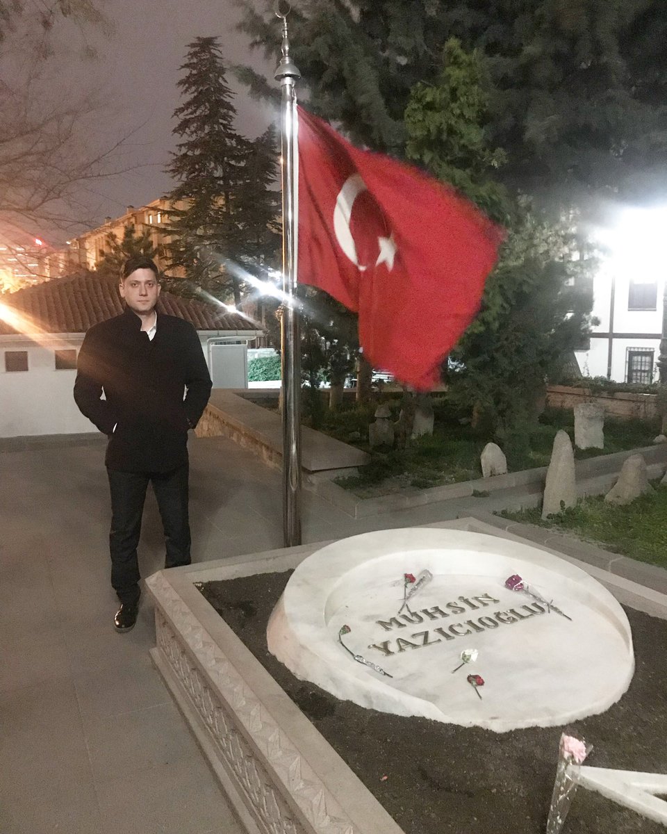 "Bir saniyesine bile hükmedemediğimiz bir dünya için bu kadar fırıldak olmaya gerek yok." 
 #muhsinyazicioglu