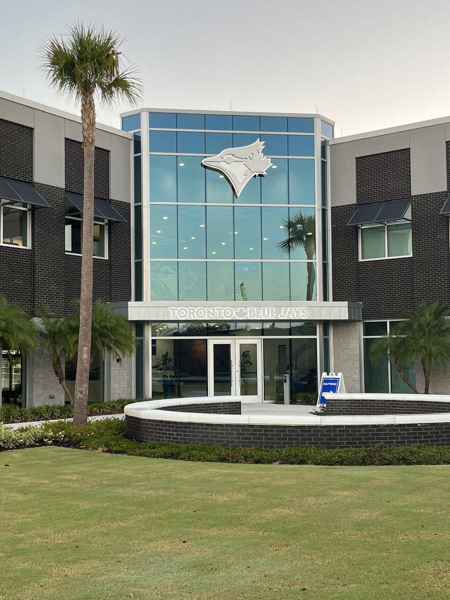 jtaracing's tweet photo. Had an incredible time today at the @BlueJays spring training complex in Dunedin today. Special thanks to our tour guide Andrew for showing us around and to @HagenDanner for an awesome interview. #centennialedu #torontoobserver https://t.co/iKKves4AkE
