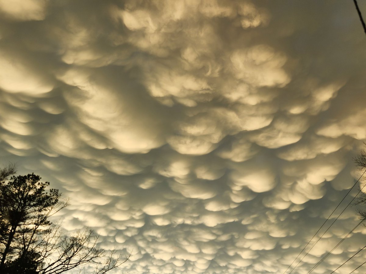 CarrieLair's tweet photo. Such cool clouds after all the rain this evening. @ChiefKeith https://t.co/EtIpMiohxT