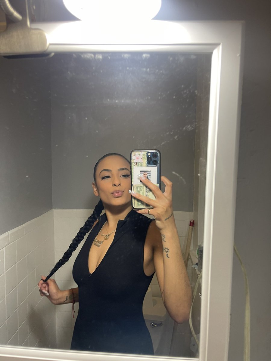 miss lovegirl on Twitter "flowers never pick themselves"