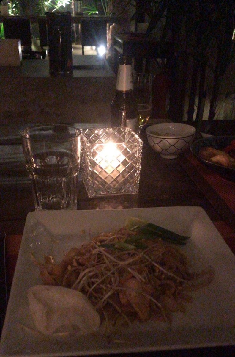 lupirinelli's tweet photo. 🥂 https://t.co/gFNiAXxCXn