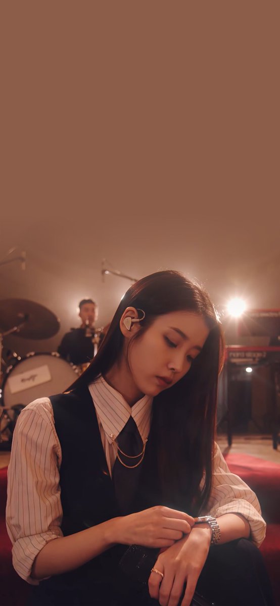 sapijunior27's tweet photo. 2 years 😭
#2YearsWithLilac
#아이유 #IU #라일락 #LILAC https://t.co/tH0kKQkgfp