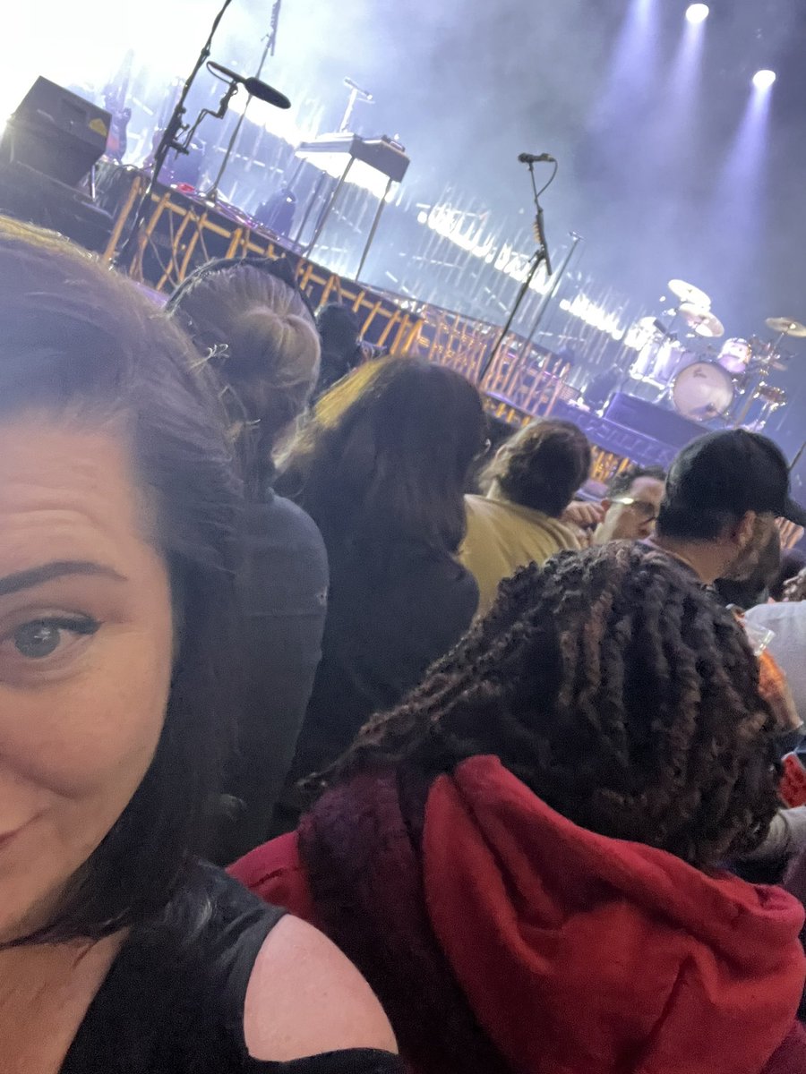 sfanfera's tweet photo. Almost magic time @ThirdEyeBlind @stephanjenkins https://t.co/jLL3YVpIzF