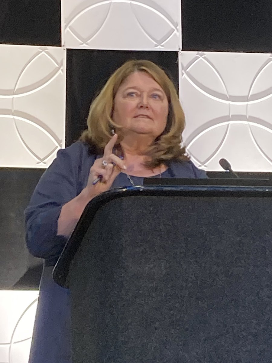 ACESEditors's tweet photo. “I love editors. I love good editors. I know there are many good ones in this room.” -@ConnieSchultz #ACESEvolve #ACESEditors https://t.co/iqoLhWyvci
