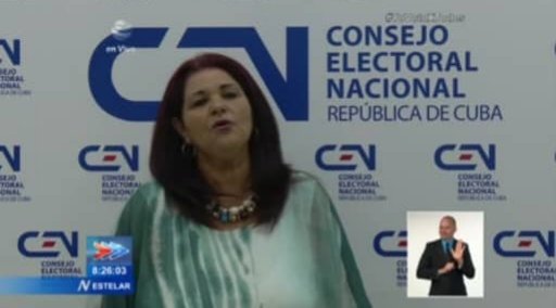 Nuestra vocal Ana Isabel Zamora en la emisión estelar del Noticiero Estelar TVC enseña a votar a los electores y las particularidades del voto en #Cuba 
#CENCuba
#EleccionesNacionales2023
#EleccionesEnCuba