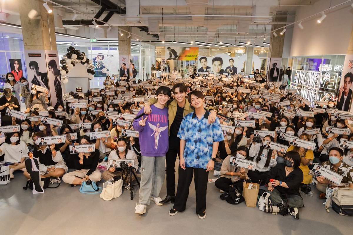 Machchima66's tweet photo. ในฐานะแฟนคลับ
#บาสเด็กอ้วนที่แท้จริง
อยากบอกน้องเพิร์ธว่า
พี่บาส เขาไม่ได้รักน้องเพิร์ธแบบเพื่อนหรอก เขาอยากมีน้องชาย พอเจอน้องเพิร์ธ เขาดีใจมาก ที่ได้น้องชายท���่ใฝ่ฝันมานาน��

HBD PERTH
#Perth22ndBirthday
#PERTH_The22ndStory
#PerthTanapon 
#KDPPE https://t.co/4fyOMW5xOG