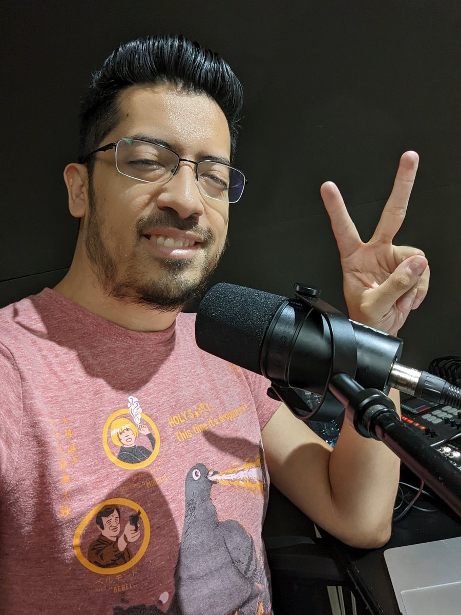 poketronik's tweet photo. Gracias por la última #CentralVirtual de esta temporada. Fueron dos años maravillosos en @BullterrierFM y después en el @yoverse_ que voy a atesorar por siempre. Amenazo con volver porque afortunadamente quedaron las piedras abiertas. Y yo siempre cumplo mis amenazas 😬 https://t.co/FqTGee9svy