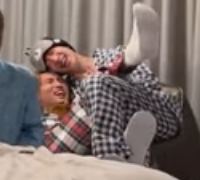 yslcheol's tweet photo. chan and his first kid :( https://t.co/q0RPpoChFP