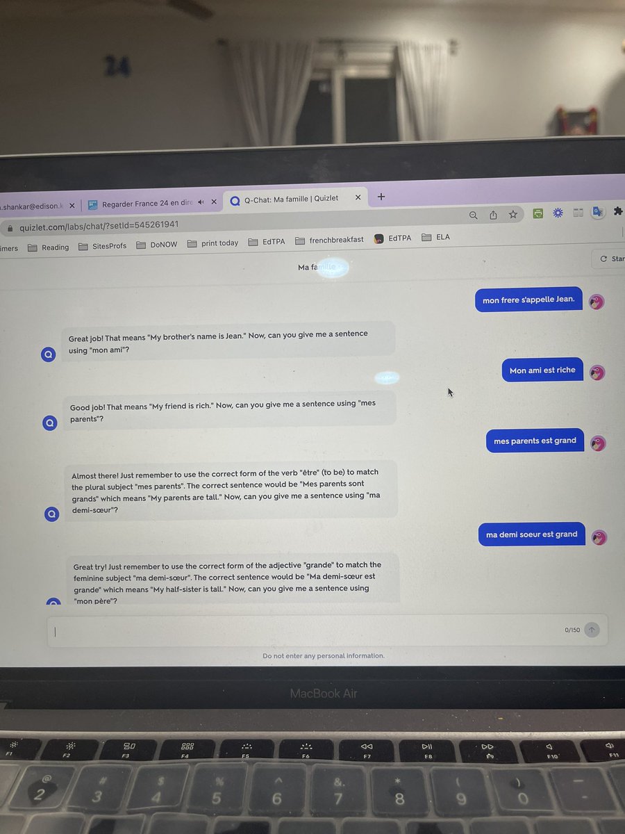 Uma_Prof tweet media