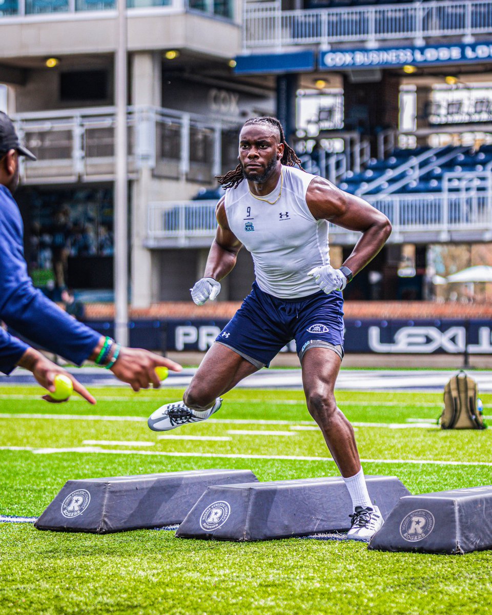 ODUFootball's tweet photo. 𝙋𝙧𝙤 𝘿𝙖𝙮 2023 | DL

🚨QBs BEWARE, @ClutchMarcc and @Slow_Bucks10 are FAST AND PHYSICAL!⚡️

#ReignOn | #ODU2NFL https://t.co/bPBCFl2eaP