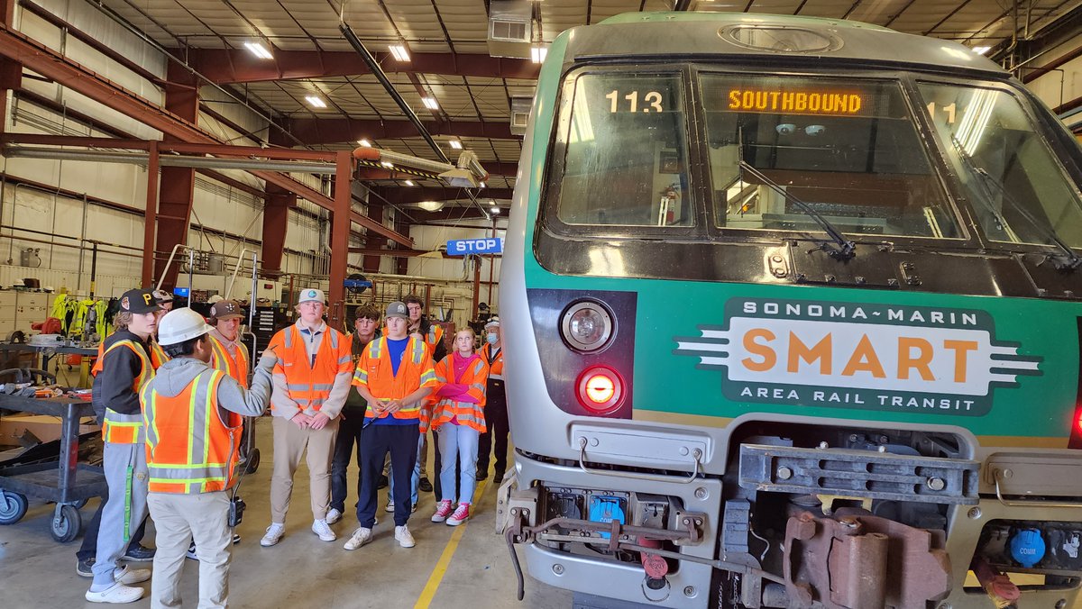 CareerTechEdu's tweet photo. Today the Casa Grande #SonomaCorps students rode the @smarttrain from Petaluma to the SMART Rail Operations Center in Santa Rosa &amp; learned about career opportunities in transit. Special thanks to current intern Enrique for leading the tour! #WorkBasedLearning #GapYearInternship https://t.co/s4TD407xlT