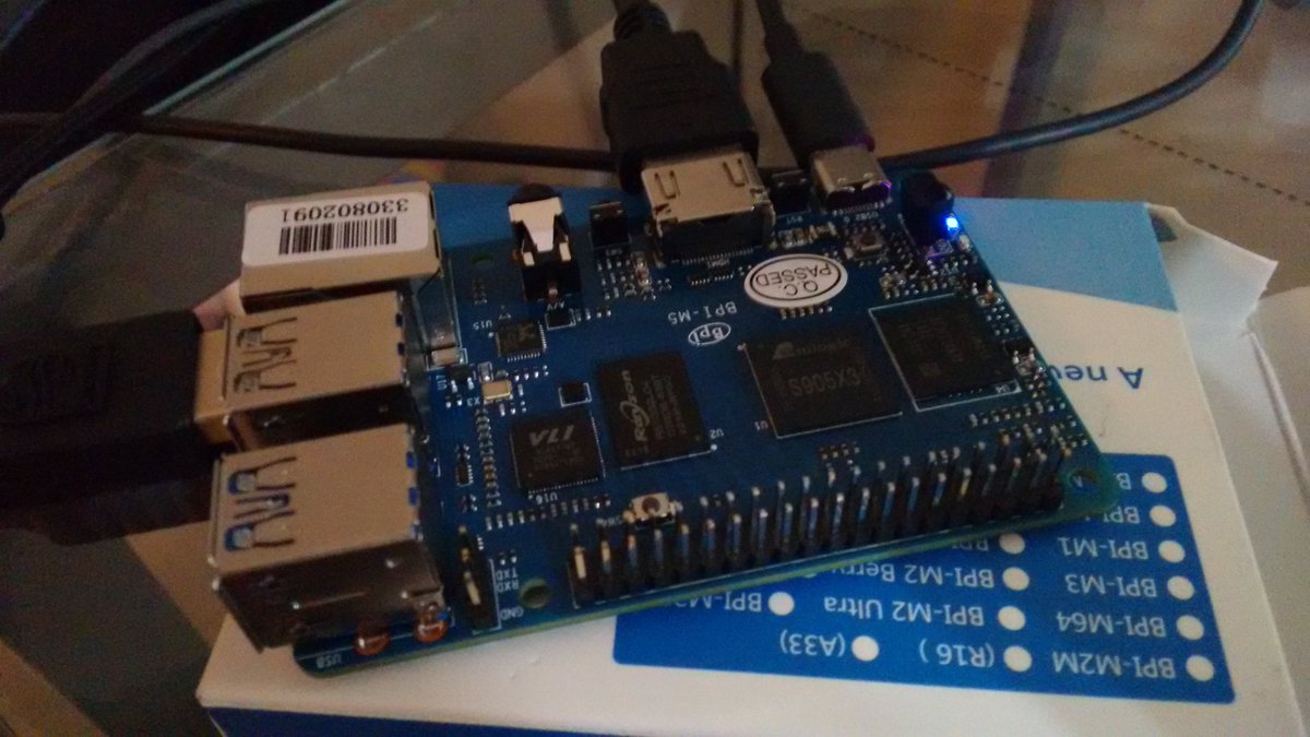 bcastroalves's tweet image. E temos um Banana Pi M5 na área! Já rodando o Ubuntu Mate 20.04 a partir do microSD. Próximo passo, é instalar no eMMC. #BananaPi #BPiM5 #SingleBoardComputer #GNULinux #Ubuntu #Linux