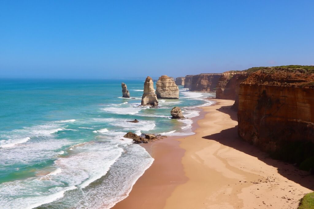 The question is, can you see the 12 Apostles and the Great Ocean Road on a day trip from Melbourne? We were visiting Australia on a Celebrity Wine Cruise and decided to see if it was possible as a cruise excursion. Good news - it is! #Australia endlessfamilytravels.com/12-apostles-da…